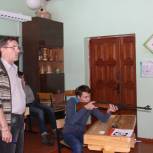 Сергей Валентинович Малкин провел занятия со старшеклассниками по стрельбе из пневматической винтовки