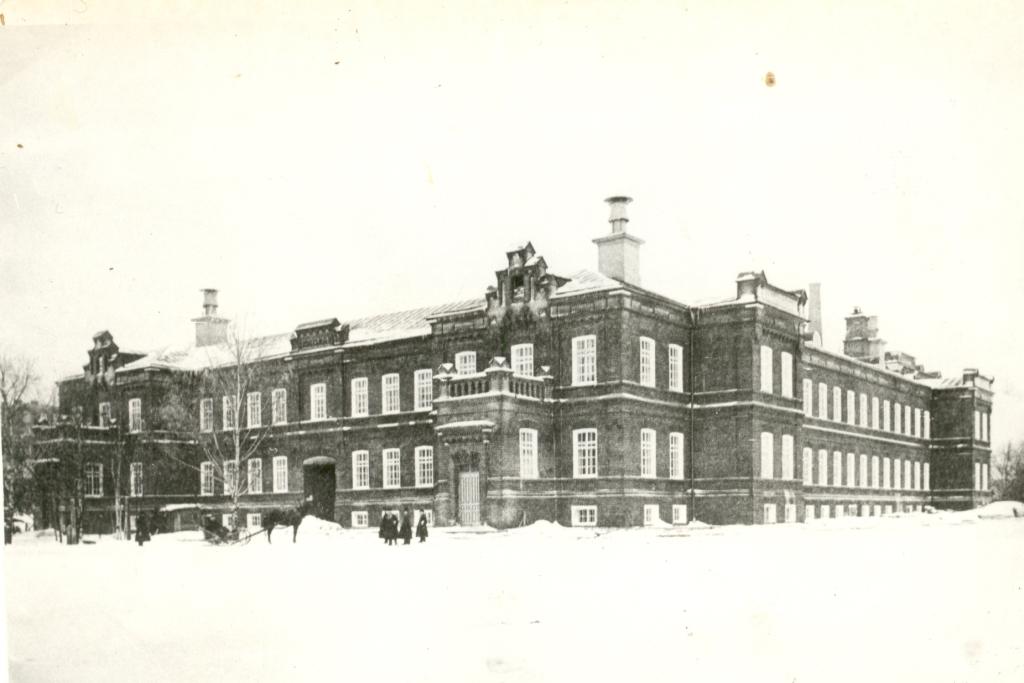 Фабричное училище (ныне здание школы №4). 1900 г.