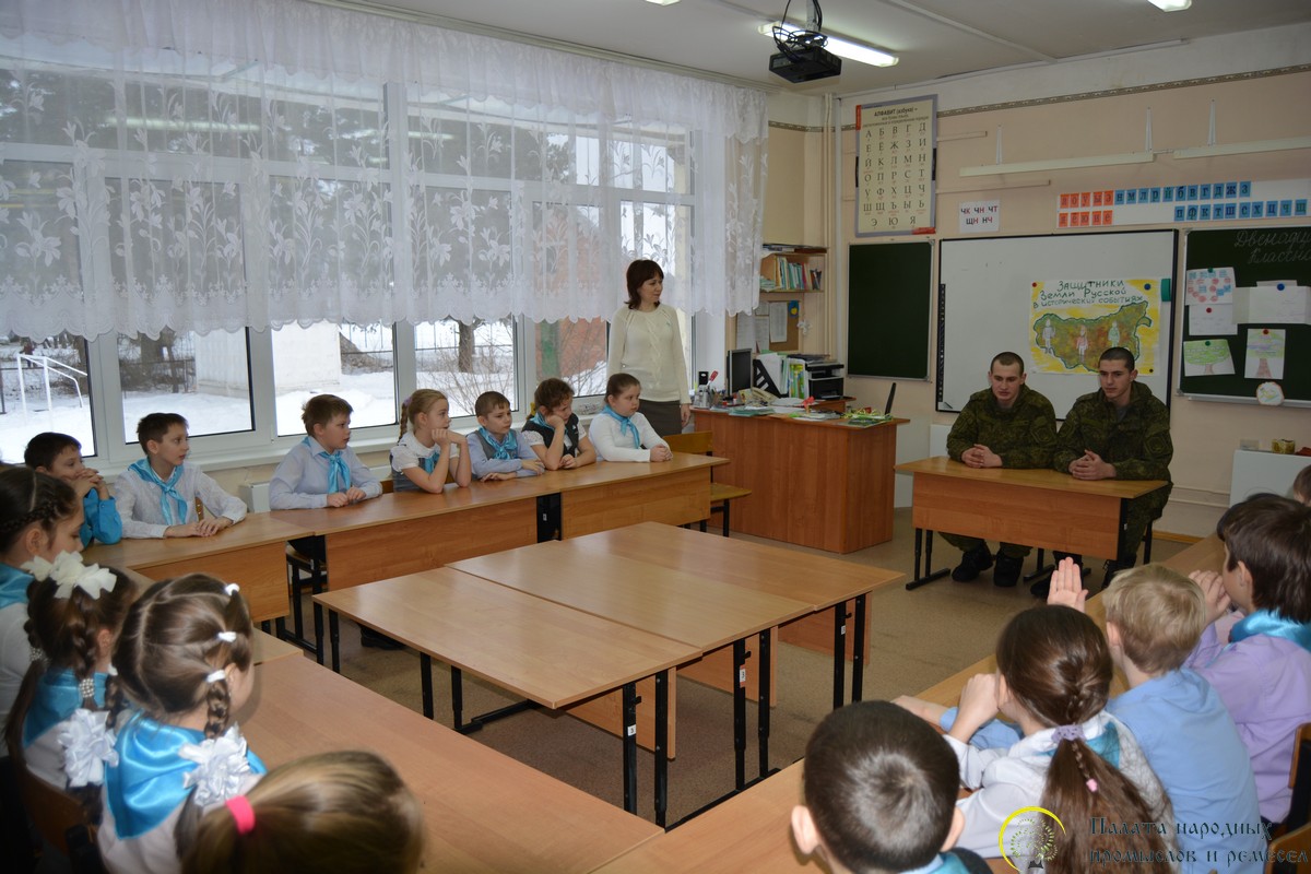 Воспитывая патриотов. Равняемся на лучших
