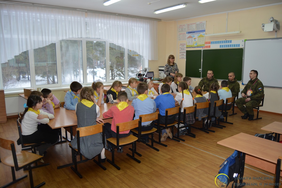 Воспитывая патриотов. Равняемся на лучших