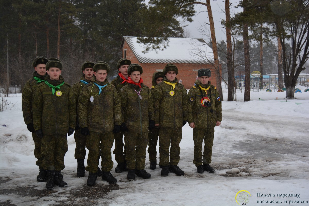 Воспитывая патриотов. Равняемся на лучших